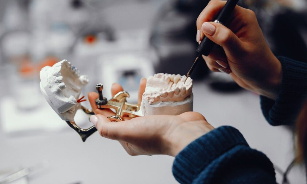 Dental Implant Cost in Hyderabad: Get The Best Value 3 Dental Implants
